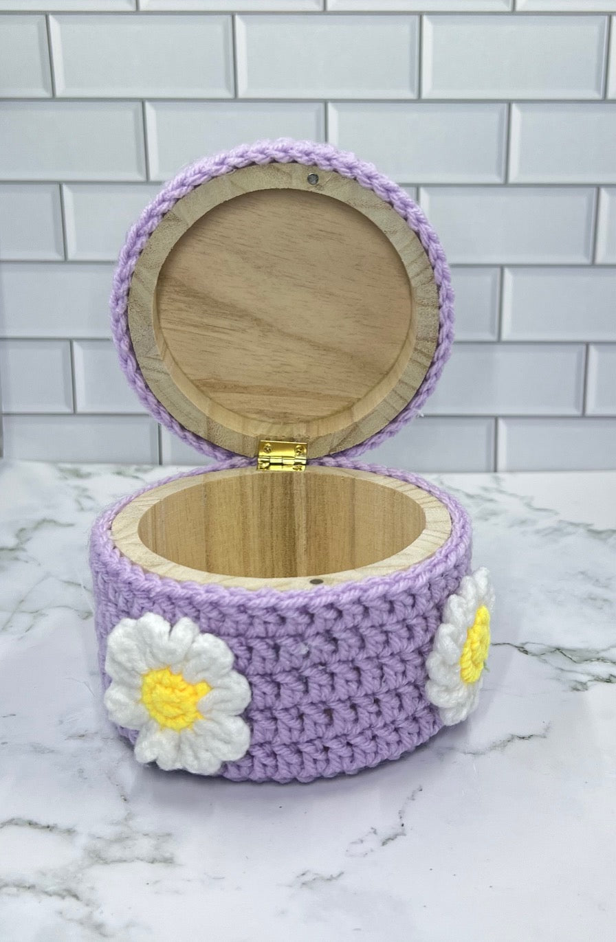 Lavender Daisy Crochet Trinket Box | Handmade Floral Keepsake with Pearls & Magnetic Closure